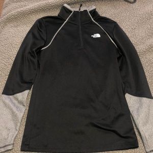 Black and grey north face top